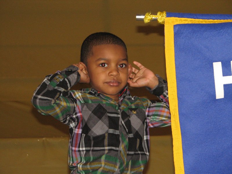 IMG_0348.JPG - Now he is a dancer, too, and that may not have been a part of the act … but it worked!