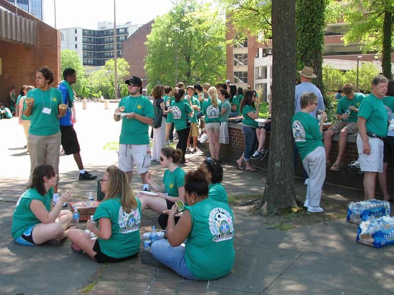 IMG_2509.JPG - It was not just ‘lunch’ ...  it was pizza, Pizza, PIZZA!   How would you like to be the pizza man when an order for “250 large pizzas to go