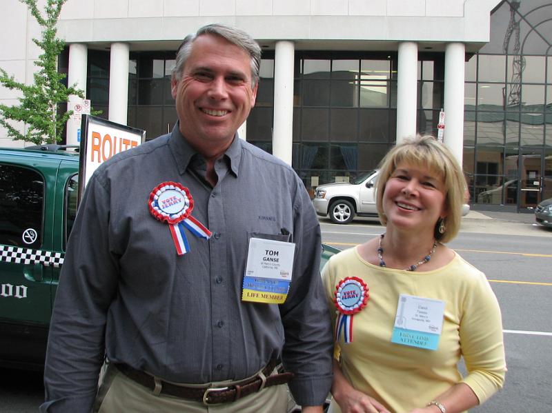 IMG_3773.JPG - Governor Tom Ganse and First Timer Carol Tewes jump off the bus and are ready to campaign for Jerry!