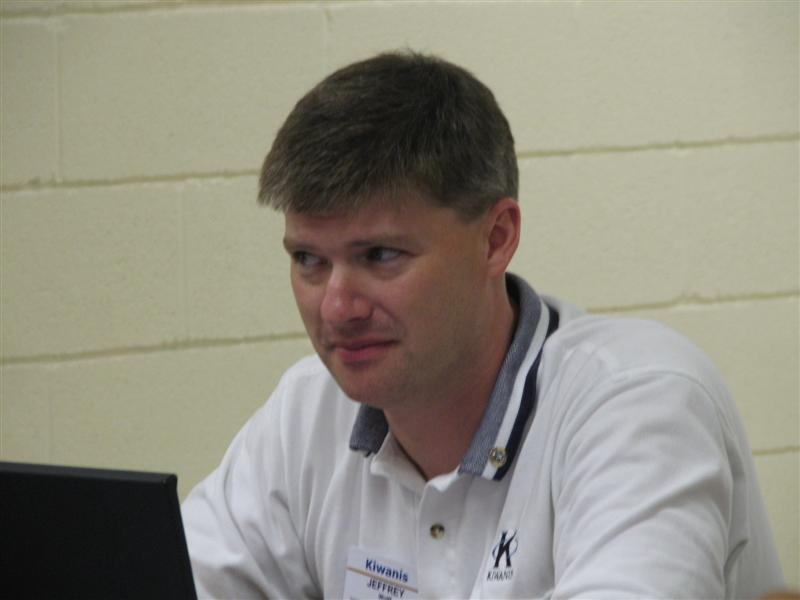 IMG_0452.JPG - You can tell by his look, Distinguished CKI Administrator Jeff Wolff is in full agreement with that point on the PC.