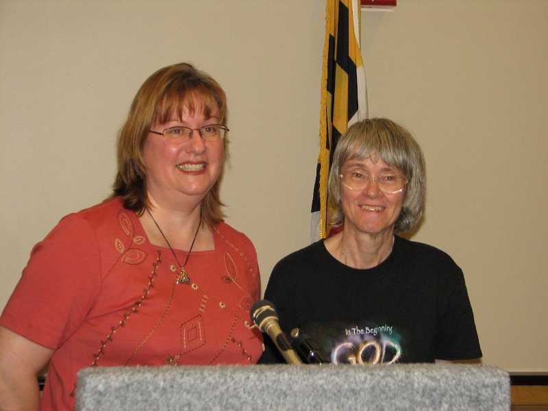 IMG_5403.JPG - Kiwanis Club of Mid-Montgomery President Maureen Miller presents their “Unsung Hero” Dorothy Brown.  Well done, Dorothy !  Thanks, Maureen !