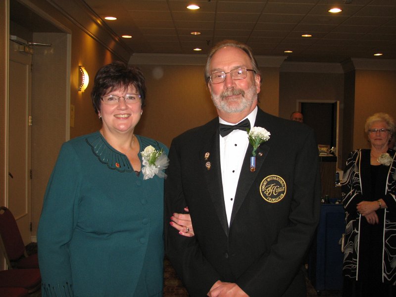 IMG_1948.JPG - International Trustee Dr. John Button and wife Deborah.