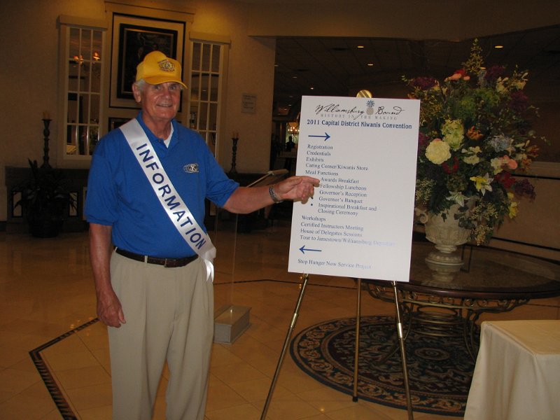 048.JPG - The Williamsburg Marriott was a huge place, but you could not possibly get lost!