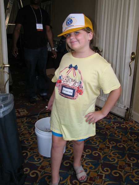 IMG_5127f.JPG - Even kids helped out.